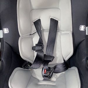 Nuna pipa car seat